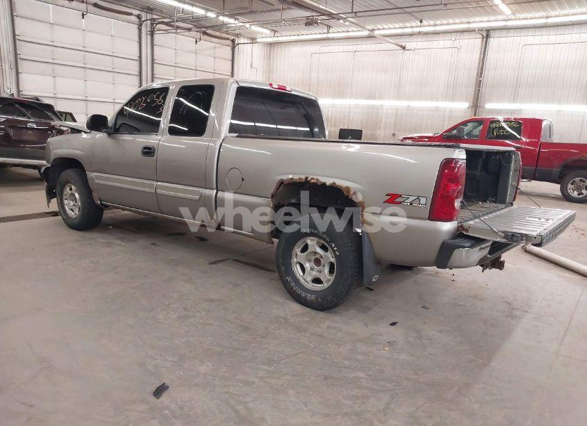 Photo 3 of 2003 Chevrolet Silverado 1500 LS (VIN 1GCEK19T83E148729)
