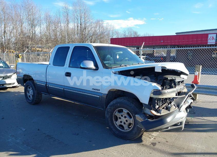 2000 Chevrolet Silverado 1500 LS (VIN 1GCEK19T8YE138791) main photo
