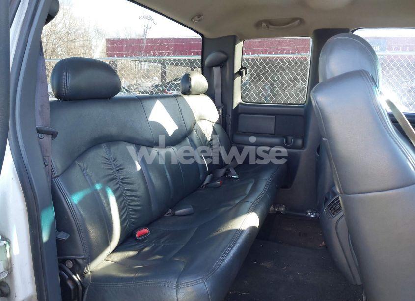 Photo 8 of 2000 Chevrolet Silverado 1500 LS (VIN 1GCEK19T8YE138791)