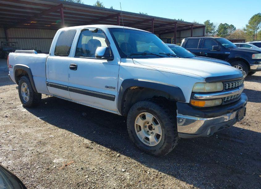 2000 Chevrolet Silverado 1500 LS (VIN 1GCEK19T8YE142386) main photo