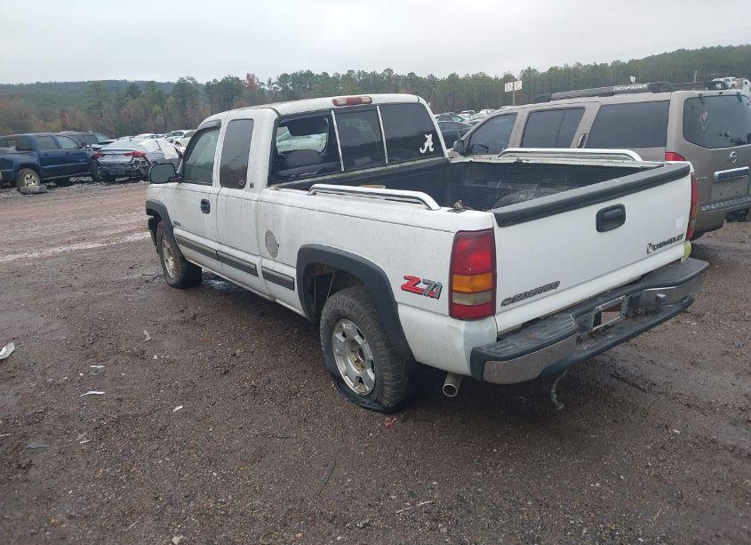 Photo 3 of 2000 Chevrolet Silverado 1500 LS (VIN 1GCEK19T8YE142386)