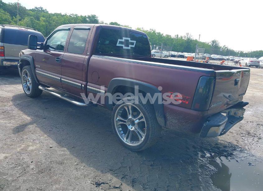 Photo 3 of 2000 Chevrolet Silverado 1500 LS (VIN 1GCEK19T8YE428383)