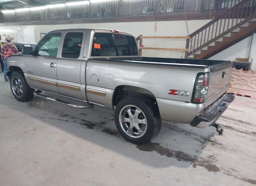 Photo 3 of 2001 Chevrolet Silverado 1500 LS (VIN 1GCEK19T91E173393)