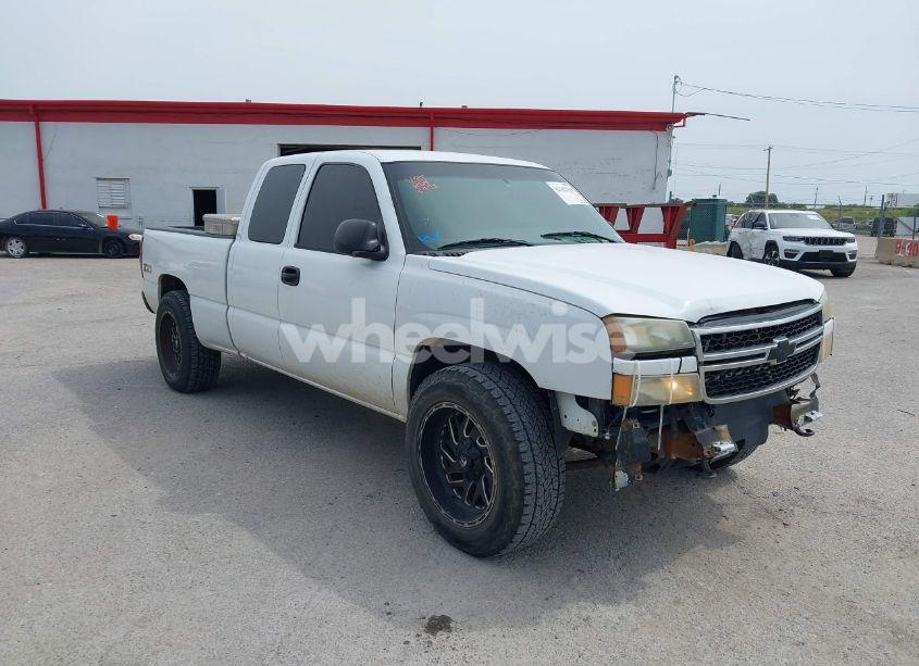 2003 Chevrolet Silverado 1500 LS (VIN 1GCEK19T93E335218) main photo