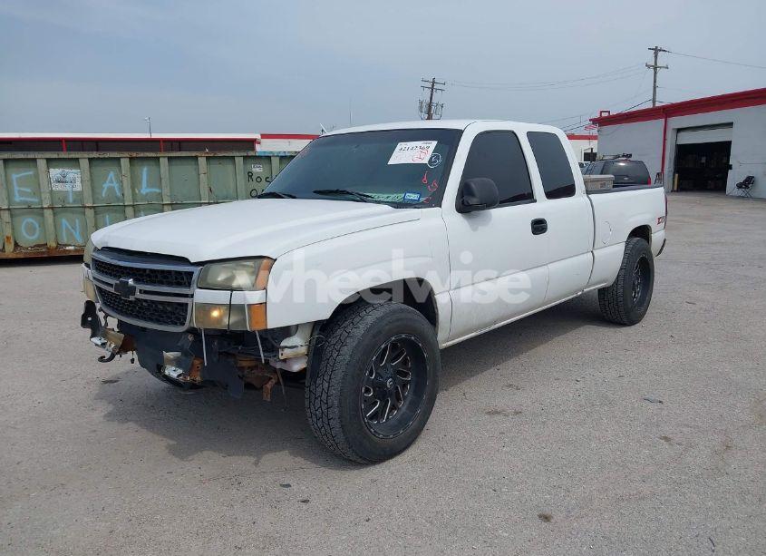 Photo 2 of 2003 Chevrolet Silverado 1500 LS (VIN 1GCEK19T93E335218)