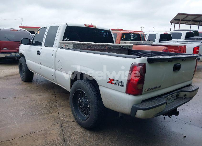 Photo 3 of 2003 Chevrolet Silverado 1500 LS (VIN 1GCEK19T93E335218)