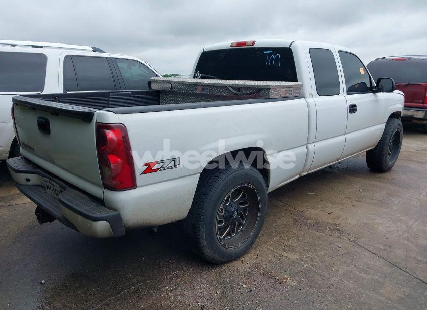 Photo 4 of 2003 Chevrolet Silverado 1500 LS (VIN 1GCEK19T93E335218)