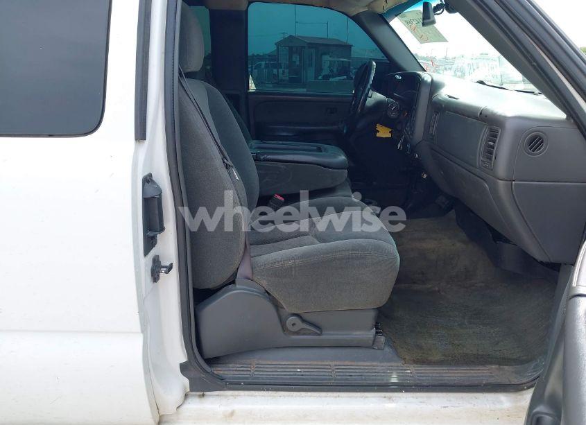 Photo 5 of 2003 Chevrolet Silverado 1500 LS (VIN 1GCEK19T93E335218)