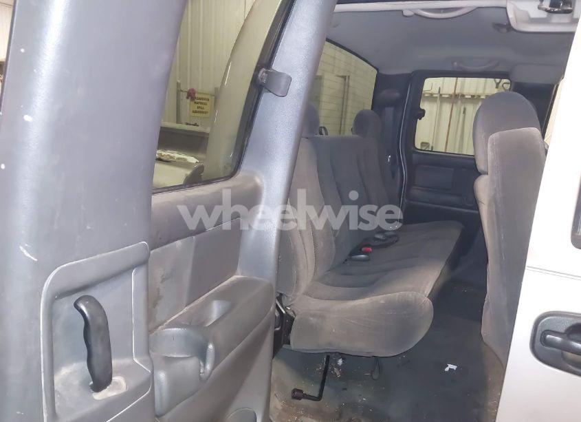 Photo 8 of 2004 Chevrolet Silverado 1500 Z71 (VIN 1GCEK19T94Z242001)