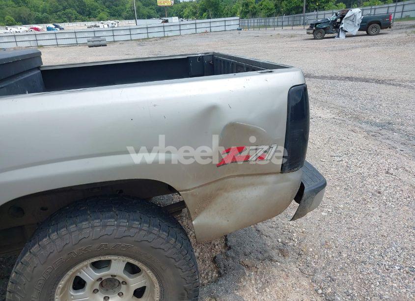 Photo 12 of 1999 Chevrolet Silverado 1500 LS (VIN 1GCEK19T9XE154674)