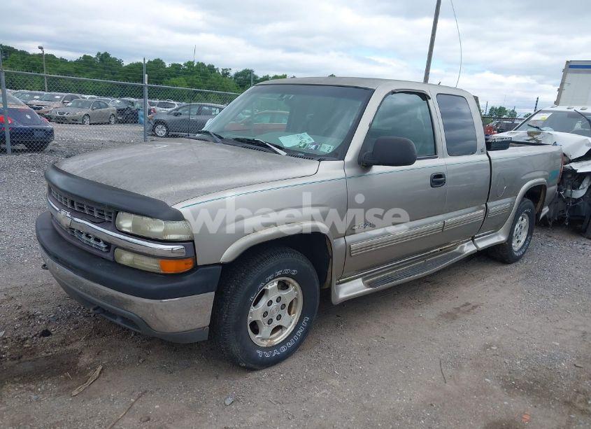 Photo 2 of 2000 Chevrolet Silverado 1500 LS (VIN 1GCEK19T9YE259796)