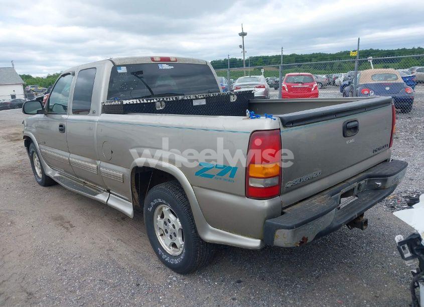 Photo 3 of 2000 Chevrolet Silverado 1500 LS (VIN 1GCEK19T9YE259796)