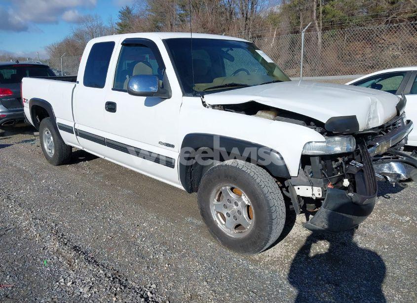 2000 Chevrolet Silverado 1500 LS (VIN 1GCEK19T9YE384538) main photo