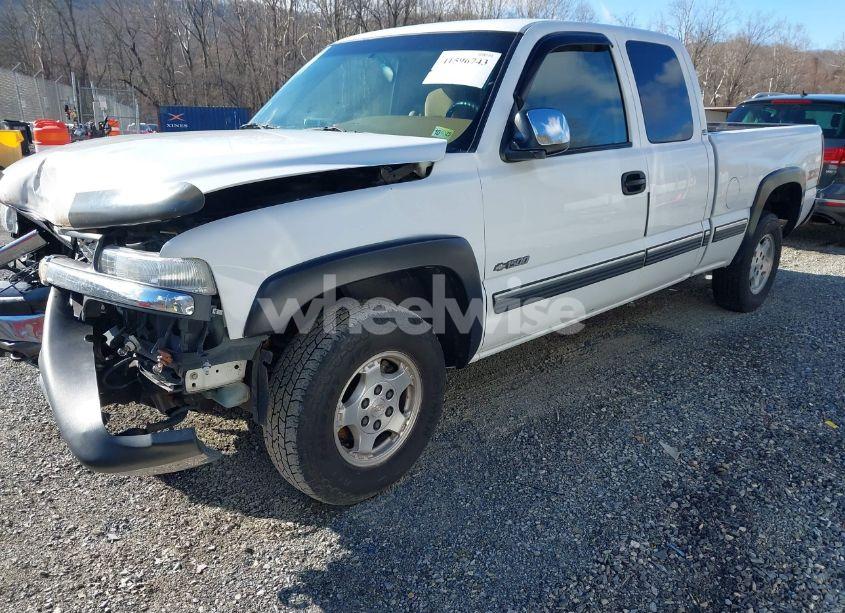Photo 2 of 2000 Chevrolet Silverado 1500 LS (VIN 1GCEK19T9YE384538)