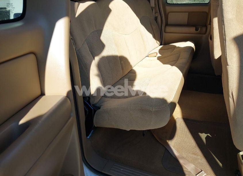 Photo 8 of 2000 Chevrolet Silverado 1500 LS (VIN 1GCEK19T9YE384538)