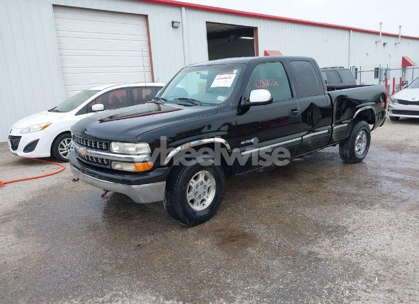 Photo 2 of 2000 Chevrolet Silverado 1500 LS (VIN 1GCEK19T9YE419272)
