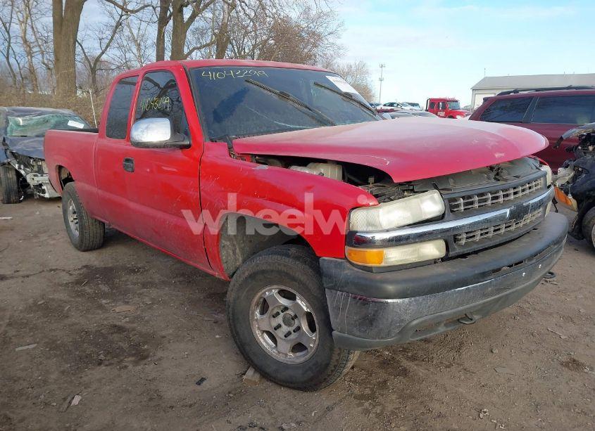 2002 Chevrolet Silverado 1500 LS (VIN 1GCEK19TX2E240973) main photo