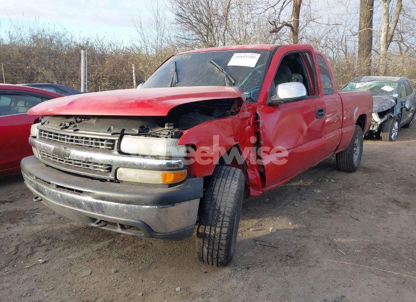 Photo 2 of 2002 Chevrolet Silverado 1500 LS (VIN 1GCEK19TX2E240973)