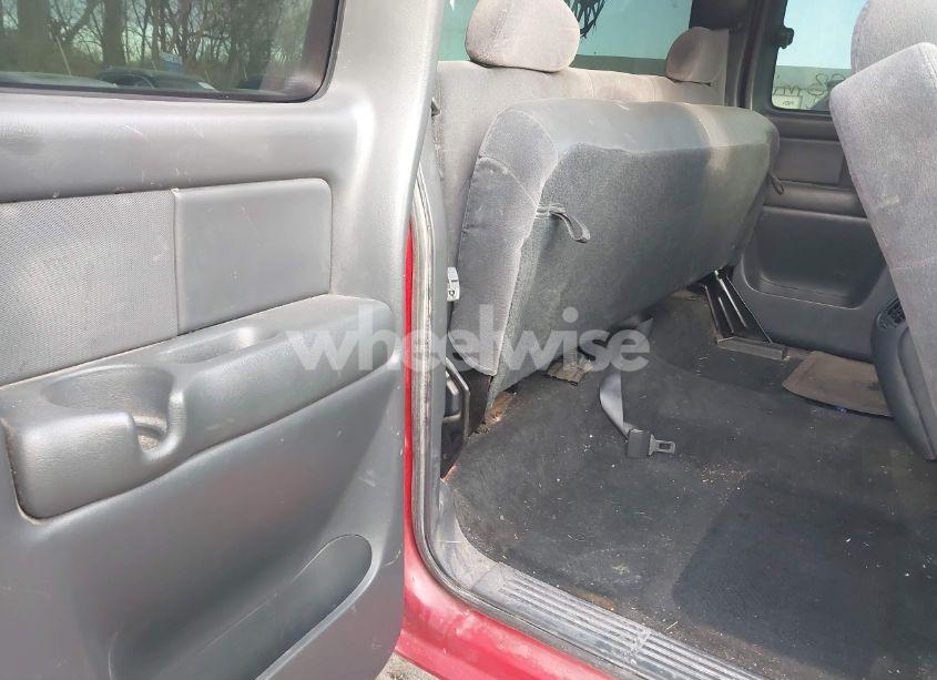 Photo 8 of 2002 Chevrolet Silverado 1500 LS (VIN 1GCEK19TX2E240973)