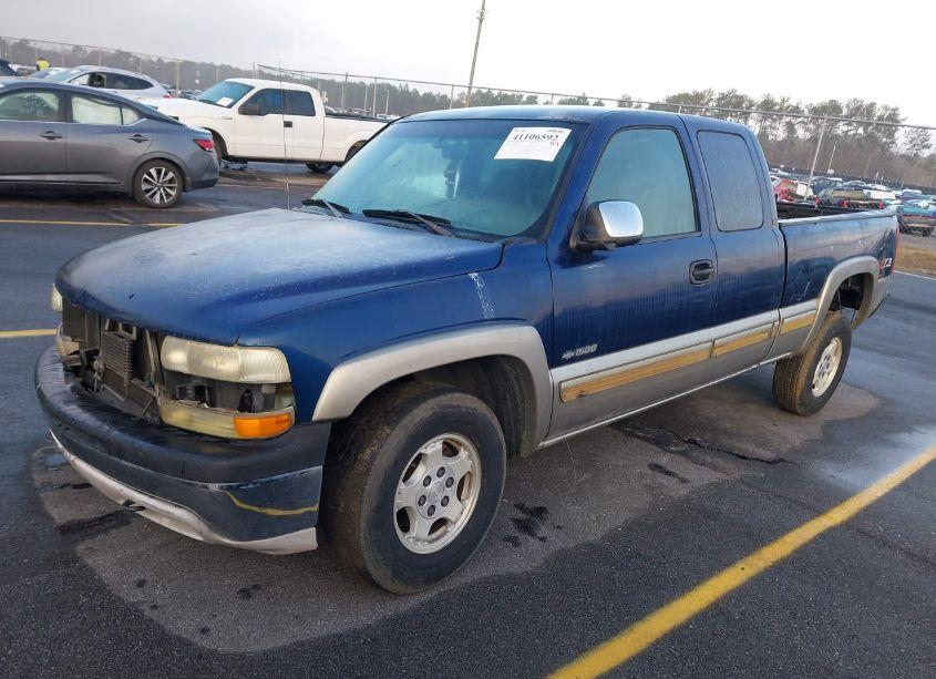 Photo 2 of 2002 Chevrolet Silverado 1500 LS (VIN 1GCEK19TX2Z242117)