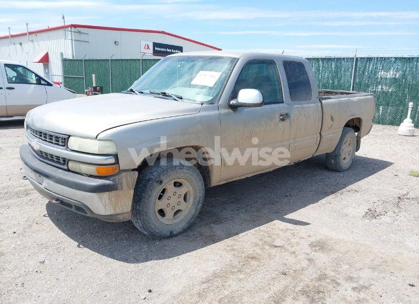 Photo 2 of 2000 Chevrolet Silverado 1500 LS (VIN 1GCEK19TXYZ251022)