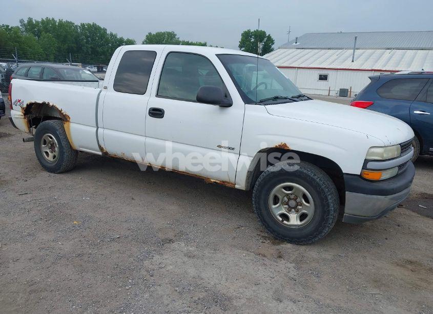 2002 Chevrolet Silverado 1500 (VIN 1GCEK19V12Z124099) main photo