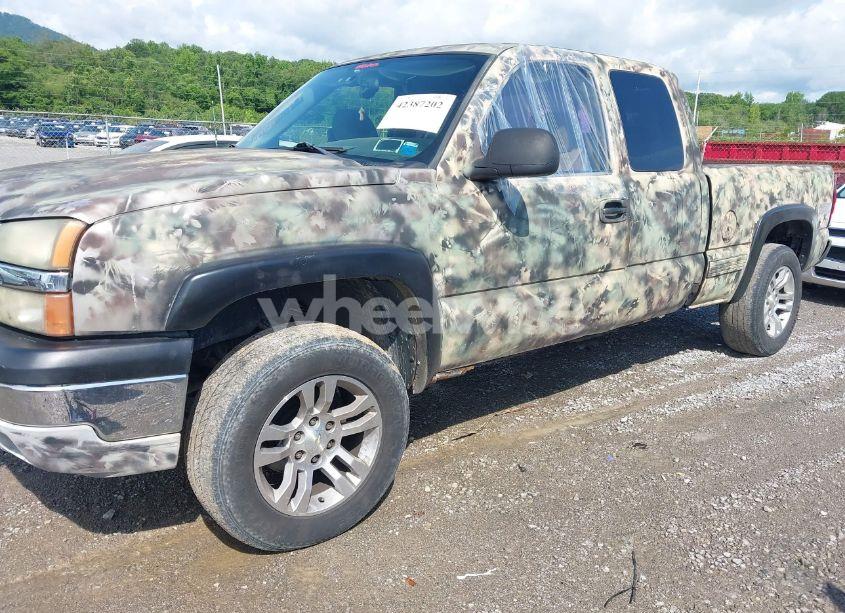 Photo 2 of 2005 Chevrolet Silverado 1500 LS (VIN 1GCEK19V15Z101751)