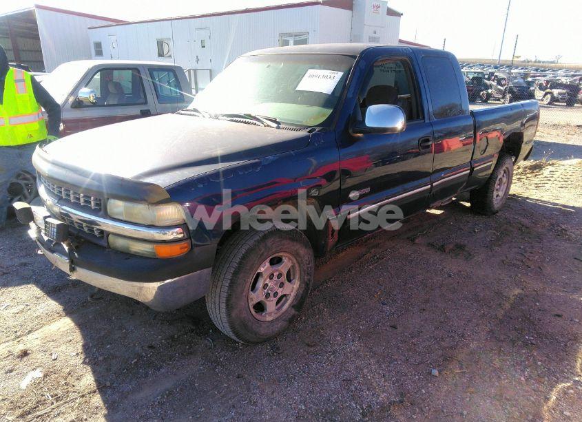 Photo 2 of 1999 Chevrolet Silverado 1500 LS (VIN 1GCEK19V2XE199361)