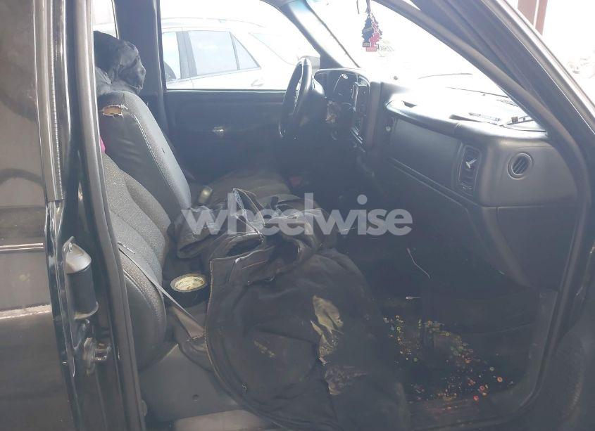 Photo 5 of 2000 Chevrolet Silverado 1500 (VIN 1GCEK19V2YE406705)