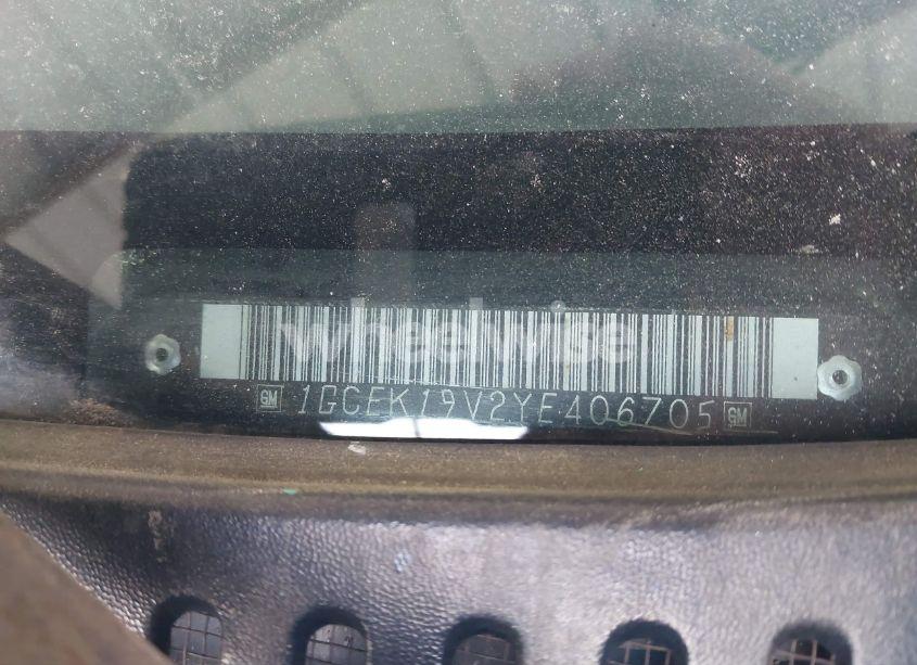 Photo 9 of 2000 Chevrolet Silverado 1500 (VIN 1GCEK19V2YE406705)