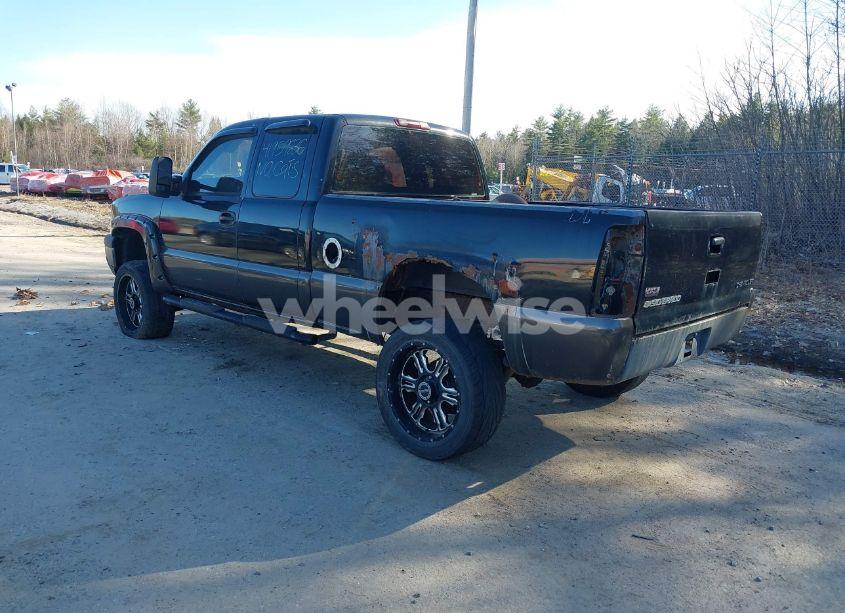 Photo 3 of 2005 Chevrolet Silverado 1500 LS (VIN 1GCEK19V35Z108667)