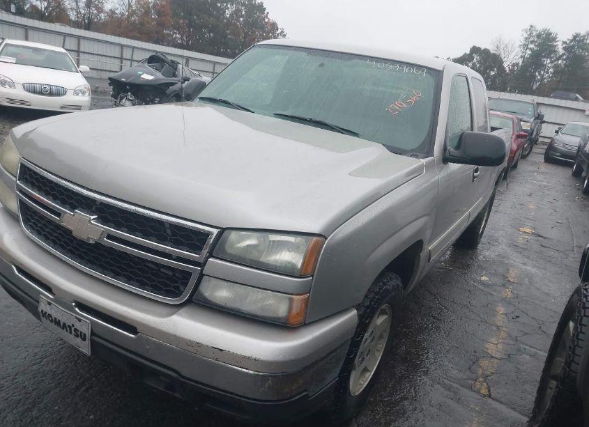 Photo 2 of 2006 Chevrolet Silverado 1500 LT1 (VIN 1GCEK19V46E270560)