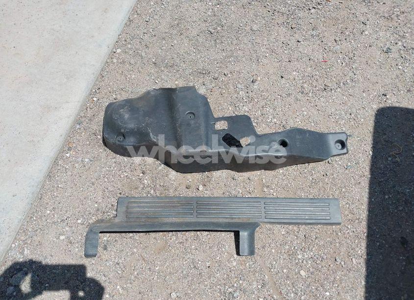 Photo 12 of 1999 Chevrolet Silverado 1500 LS (VIN 1GCEK19V4XE208741)