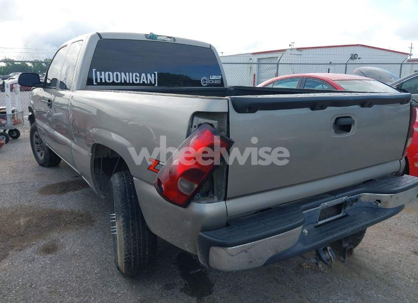 Photo 3 of 2003 Chevrolet Silverado 1500 LS (VIN 1GCEK19V63E255084)