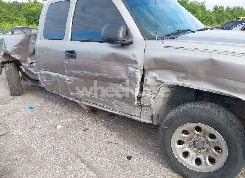 Photo 6 of 2003 Chevrolet Silverado 1500 LS (VIN 1GCEK19V63E255084)
