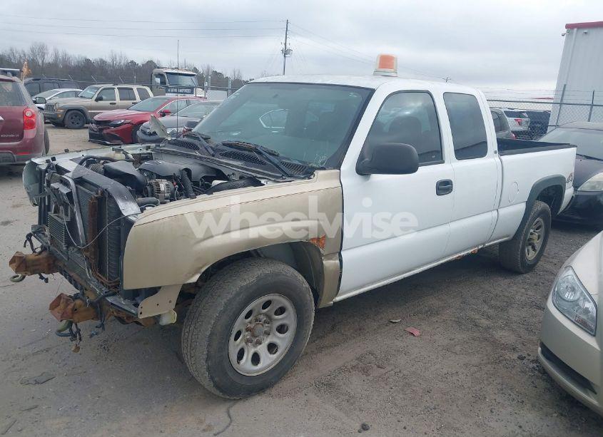 Photo 2 of 2005 Chevrolet Silverado 1500 WORK TRUCK (VIN 1GCEK19V65E152928)