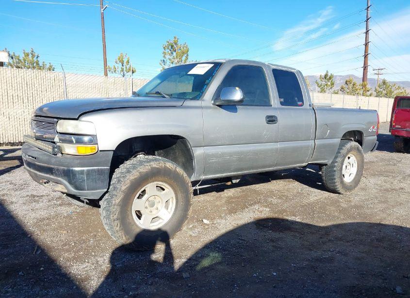 Photo 2 of 2001 Chevrolet Silverado 1500 LS (VIN 1GCEK19V71E152088)