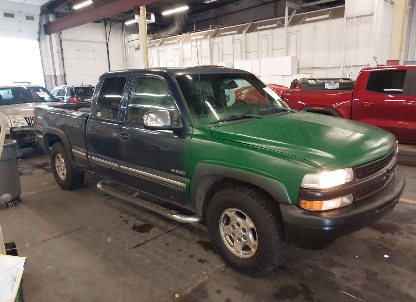 2001 Chevrolet Silverado 1500 LS (VIN 1GCEK19V81E144579) main photo