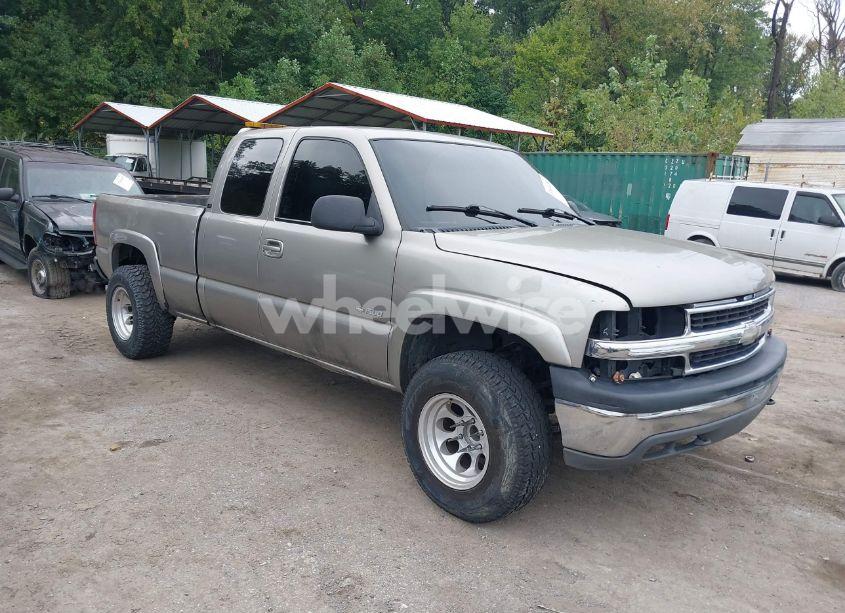 2001 Chevrolet Silverado 1500 LS (VIN 1GCEK19V81E212363) main photo
