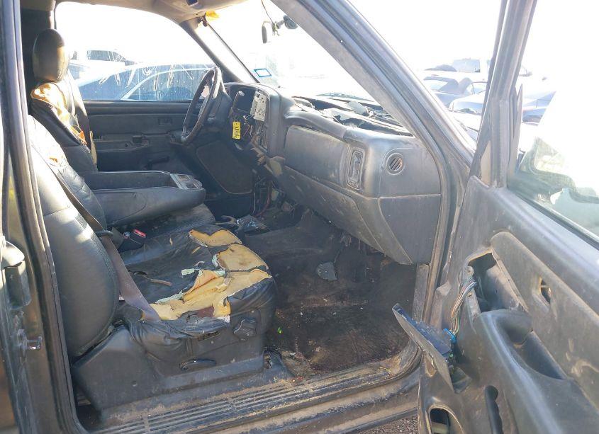 Photo 5 of 2002 Chevrolet Silverado 1500 LS (VIN 1GCEK19V82E236499)