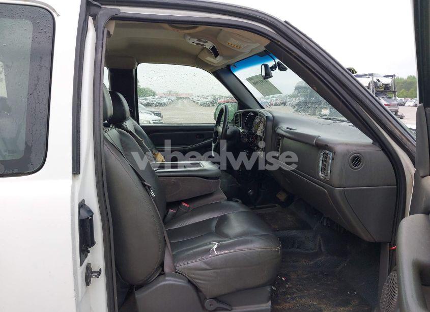 Photo 5 of 2003 Chevrolet Silverado 1500 (VIN 1GCEK19V83Z216148)