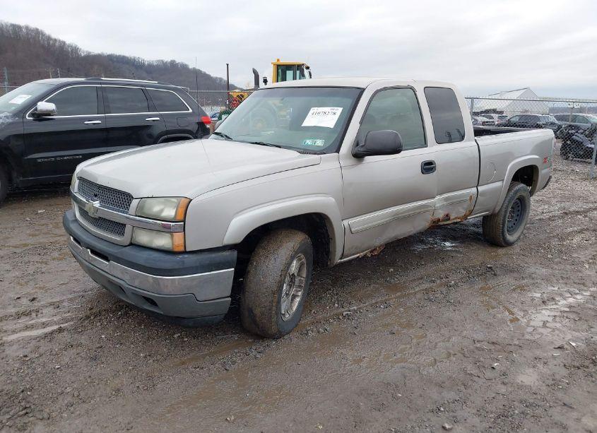Photo 2 of 2005 Chevrolet Silverado 1500 Z71 (VIN 1GCEK19V85E319418)