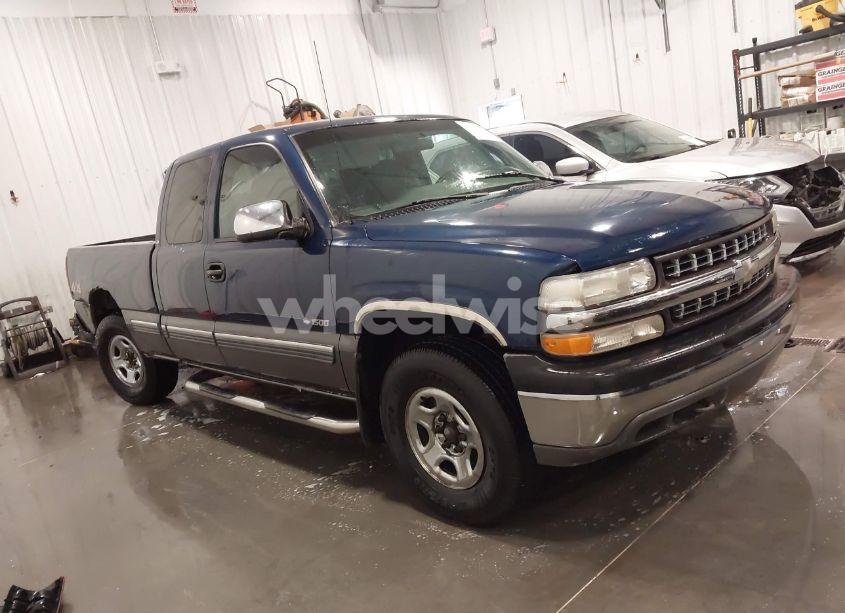 2000 Chevrolet Silverado 1500 LS (VIN 1GCEK19V8YE102360) main photo