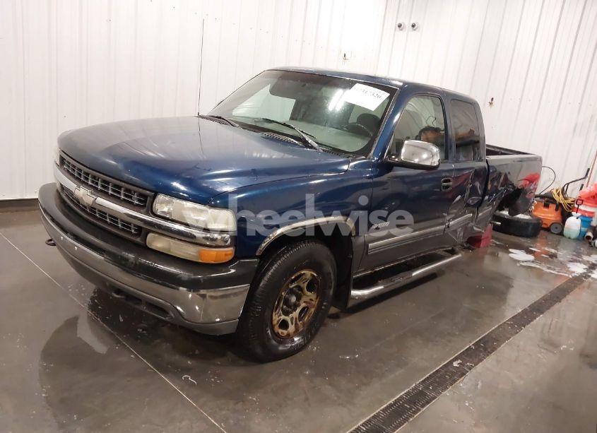 Photo 2 of 2000 Chevrolet Silverado 1500 LS (VIN 1GCEK19V8YE102360)