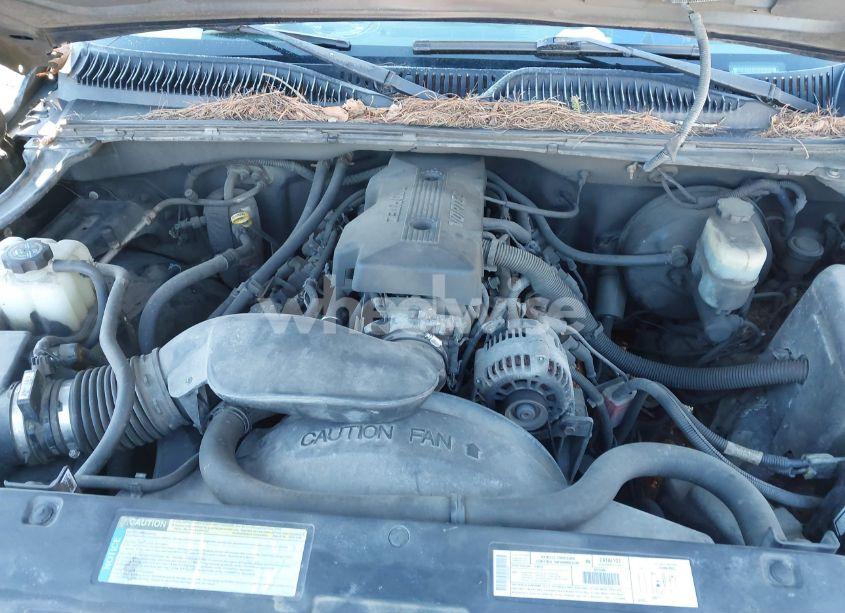 Photo 10 of 2000 Chevrolet Silverado 1500 (VIN 1GCEK19V8YZ285056)