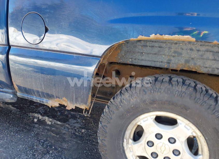 Photo 16 of 2000 Chevrolet Silverado 1500 (VIN 1GCEK19V8YZ285056)