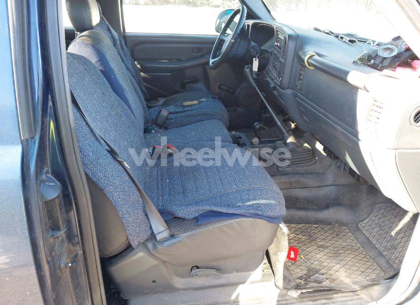 Photo 5 of 2000 Chevrolet Silverado 1500 (VIN 1GCEK19V8YZ285056)