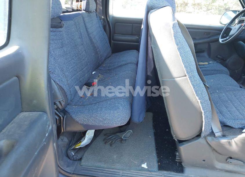 Photo 8 of 2000 Chevrolet Silverado 1500 (VIN 1GCEK19V8YZ285056)