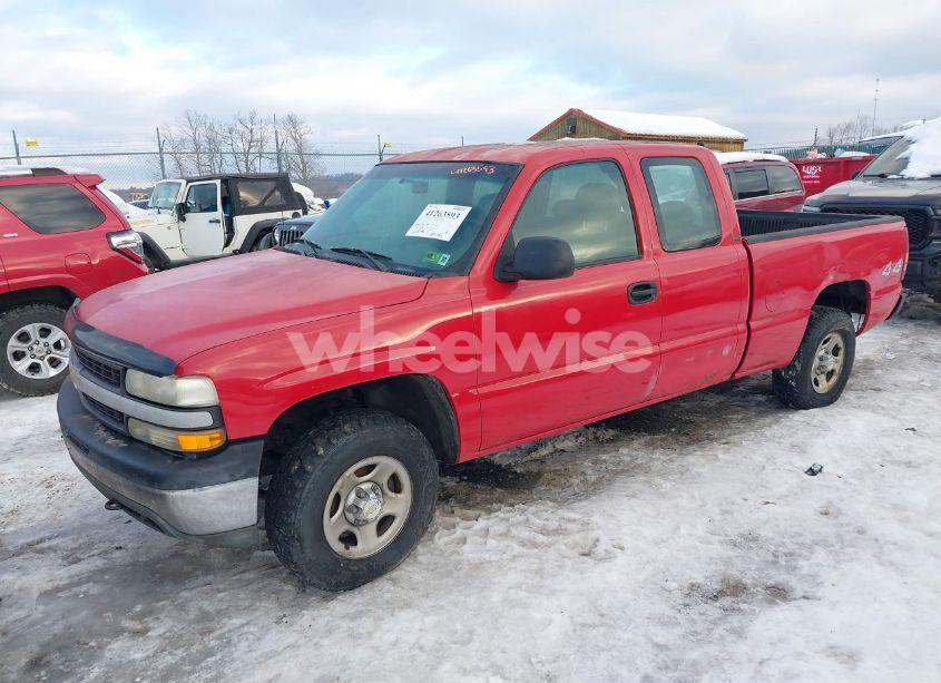 Photo 2 of 2002 Chevrolet Silverado 1500 (VIN 1GCEK19VX2E171025)