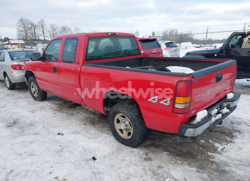 Photo 3 of 2002 Chevrolet Silverado 1500 (VIN 1GCEK19VX2E171025)
